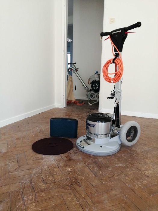 Afagamento pavimento madeira