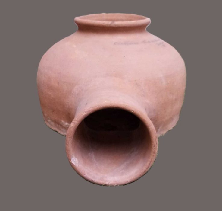 Lousa, Ninho para coelhas em terracota 46X34X25 cm, anos 60
