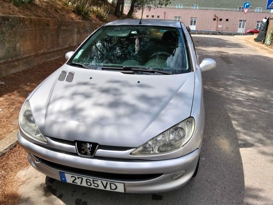 Carro Peugeot 206