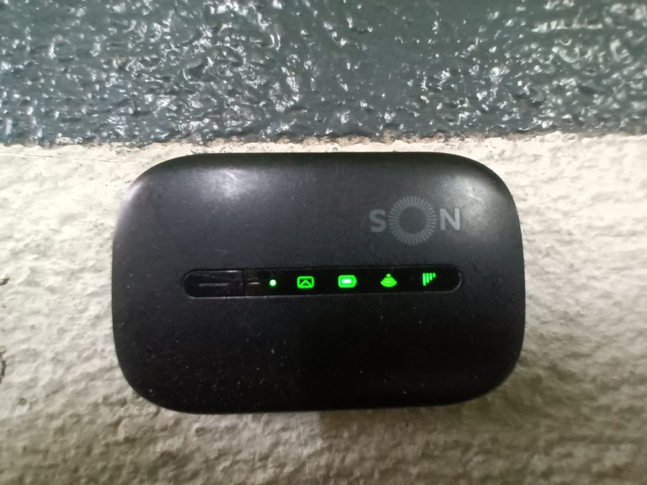 Router Wi-Fi portátil SON (NOS).