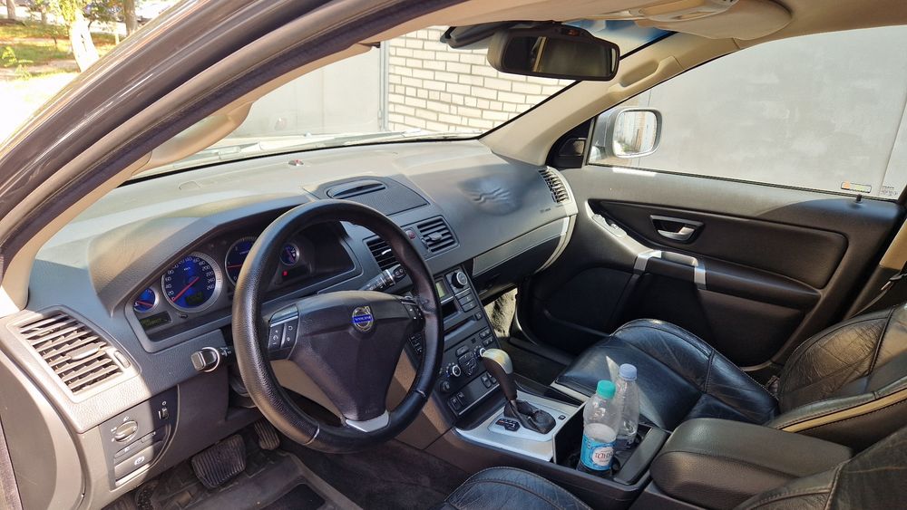 Продаи Volvo XC90