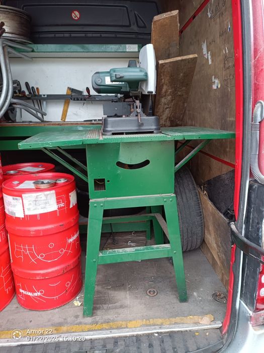 Máquina de cortar ferro, usada uma vezes ,está practimente nova ,com m