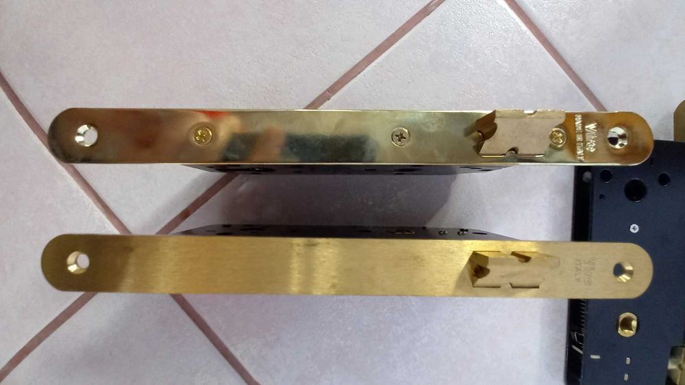 Замок між кімнатний Viro 7437 Italy версія ключ не передбачений