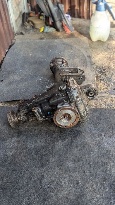 Передній міст редуктор диференціал Nissan Terrano 2.7 3.0  38511g2300