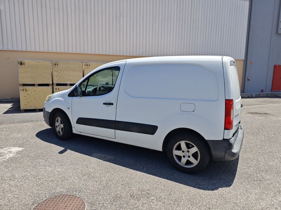 Peugeot Partner  2 lugares com baixa km