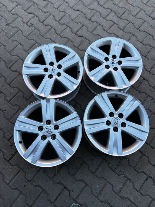 Диски R17 5x114,3 Toyota Auris Camry Corolla Avensis Prius+ Prius V Rav-4 C-HR