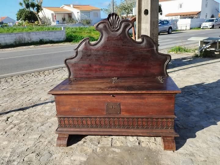 Banco arca/baú  em madeira