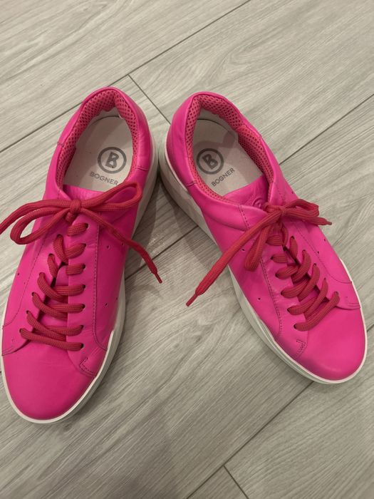 Rozowe skorzane buty Bogner
