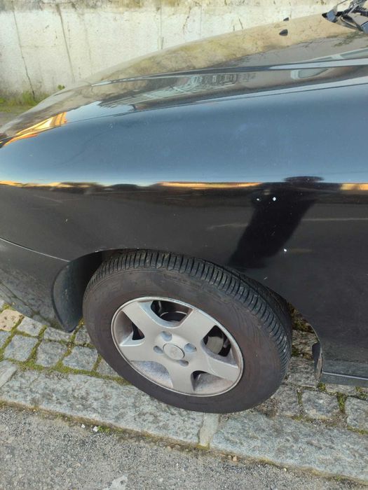 Carro Dawoo Lanos Usado - 240.000 KM - 2000