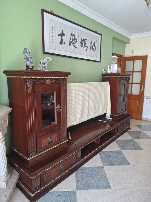 Conjunto Completo de Mobiliário de Luxo em Madeira Maciça Estilo Clássico (Excelente Estado)
