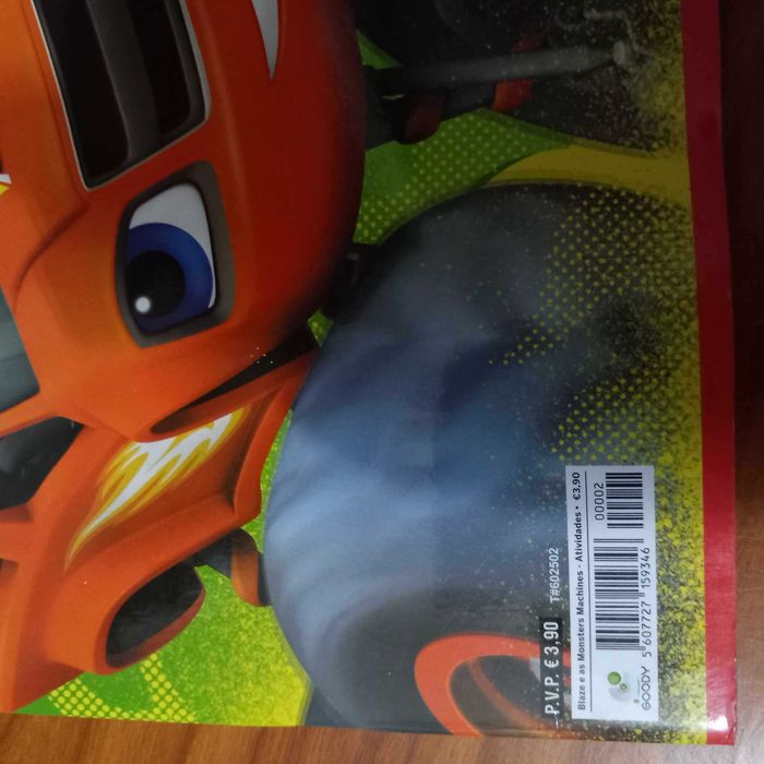 Blaze e as Monster Machines com 75 autocolantes 20% desconto NOVO