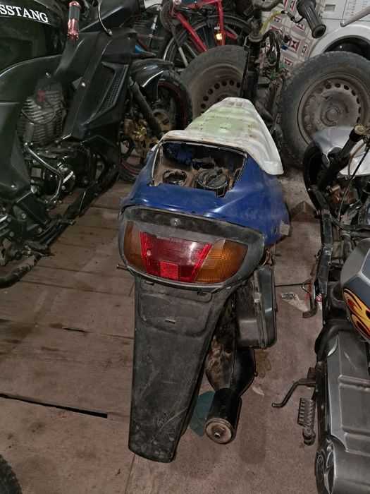 Цілим або Розбір сузукі сепіа зз мотор на ходу