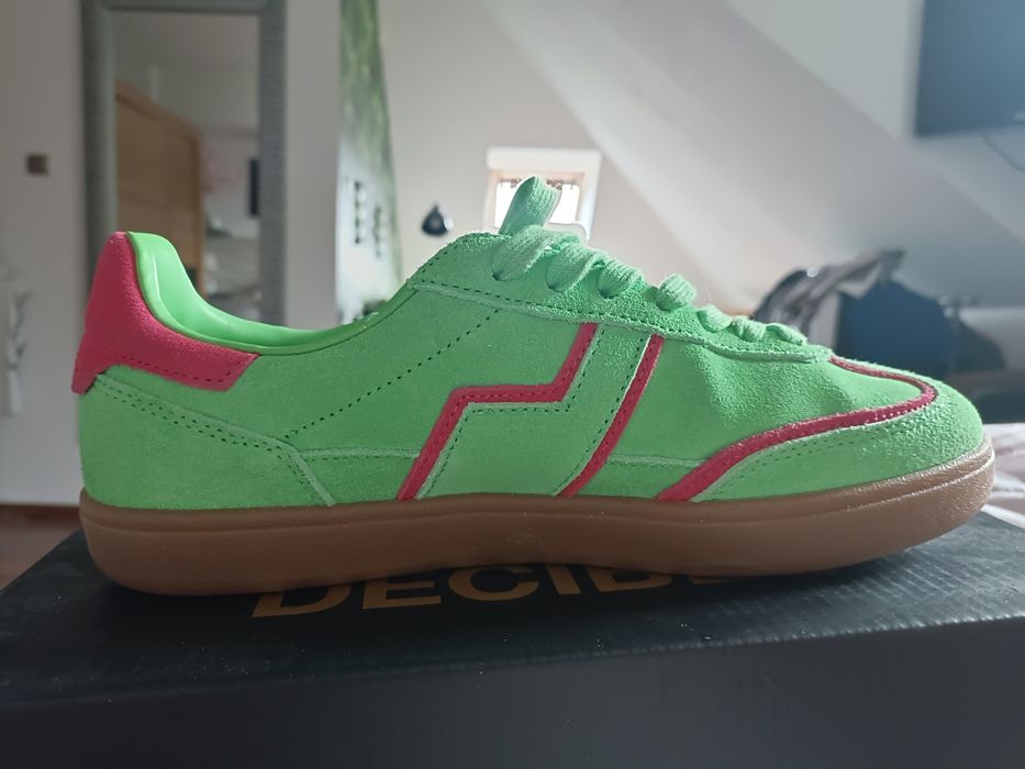 Buty sportowe Decibel r.  40