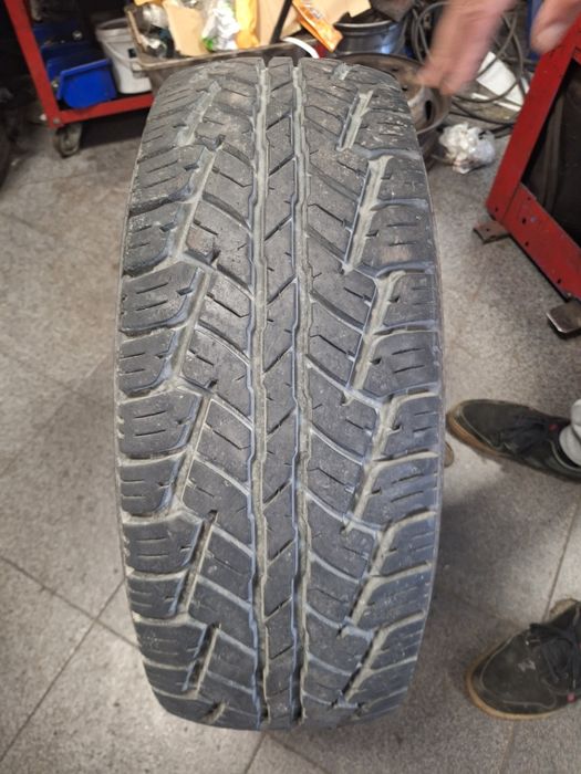 Peneus 31/10/50/R15 + jantes 15 terrano