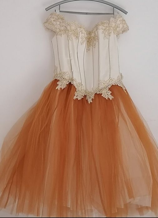 Magnífico vestido  peça exclusiva para festas de casamento ou outras