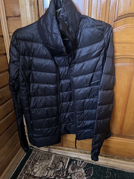 Куртки та костюми є багато різного одягу