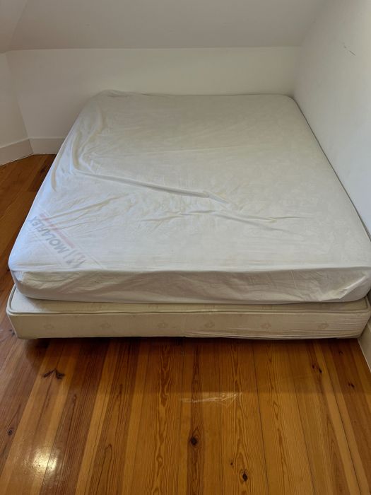Cama de casal.