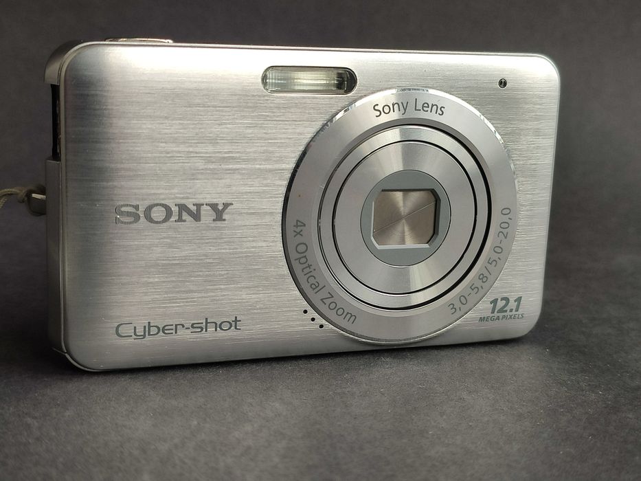 Цифровий фотоапарат Sony Cyber-shot 12.1 MP