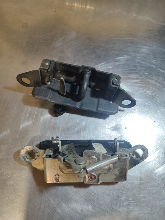 Rygiel zaczep bagażnika Seicento mocowanie zamknięcie zamek zamknięcie