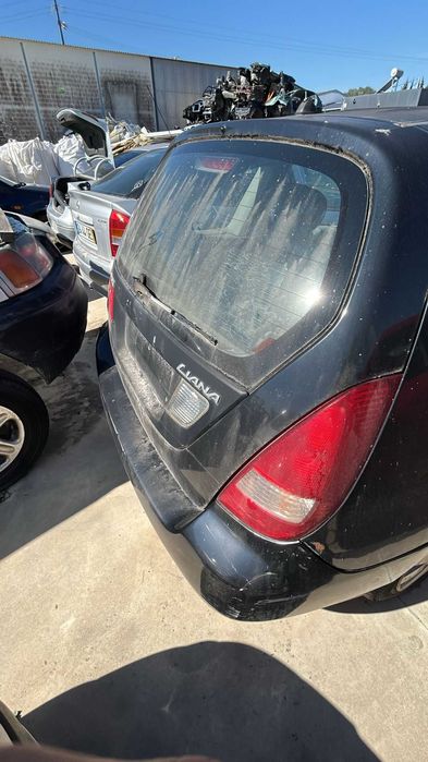 Suzuki Liana 2003 para Peças