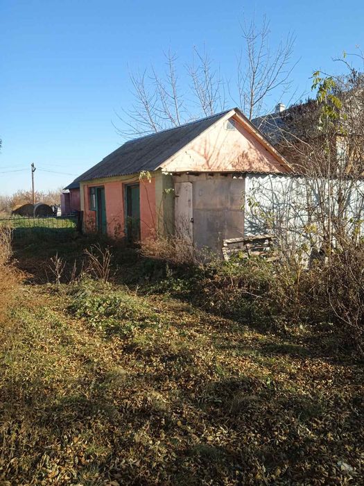 Продам землю з будинком  у с.Пиків