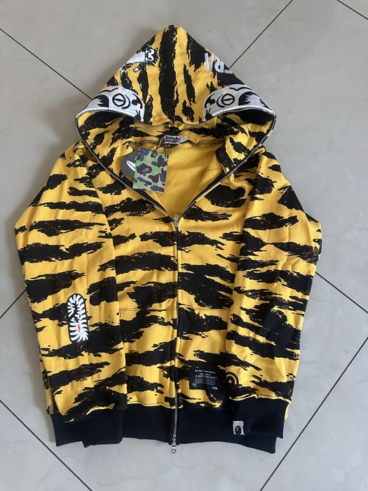 BAPE tiger zip-up