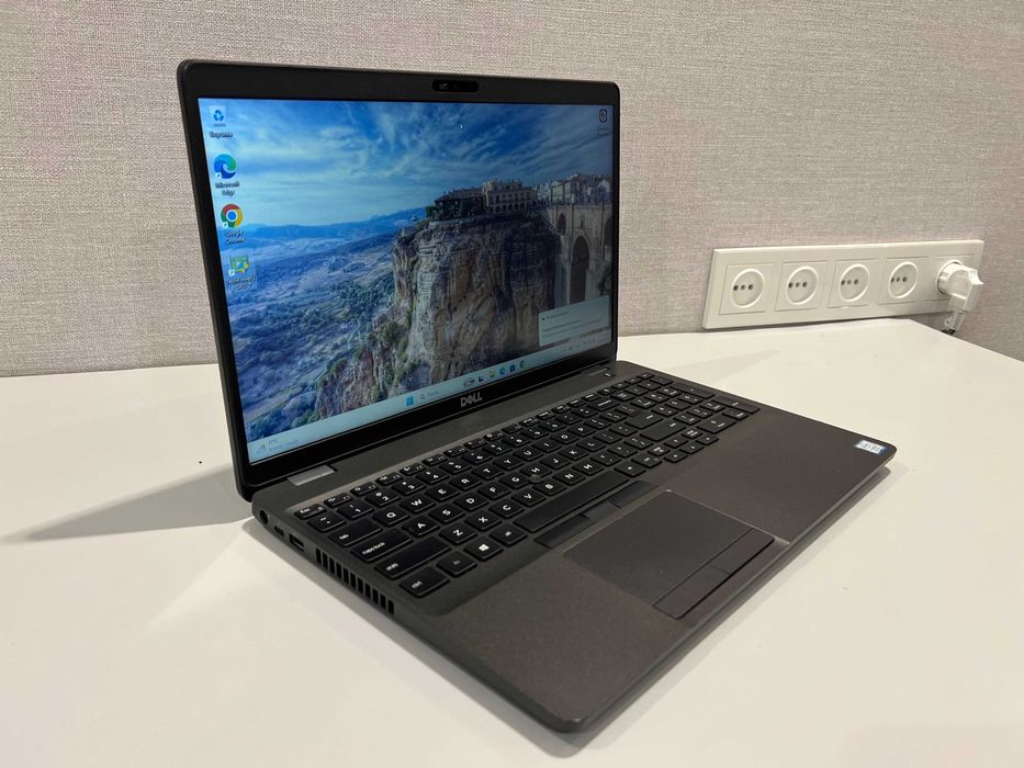 Ноутбук Dell Precision 3540 - 15 HD/i7-8665U/8Gb/256Gb/Radeon Pro 2Gb