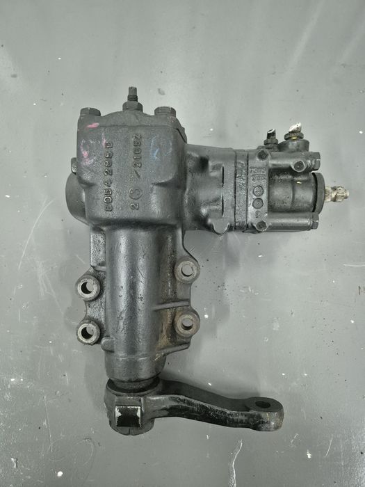 Рульова колонка рульовий редуктор Nissan Terrano 2