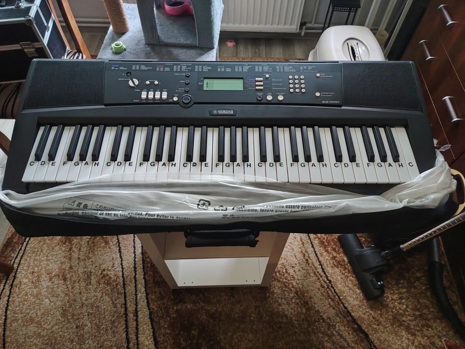 Keyboard Yamaha Ez-220 Unikat