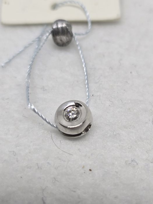 Підвіс золото з натуральним діамантом. Подвес золото с бриллиантом.