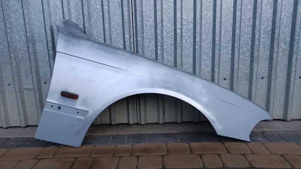 Błotnik Prawy Przód Bmw E39 sedan kombi