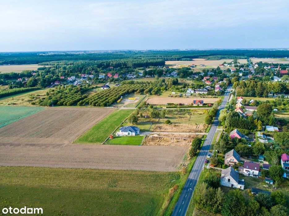 Sprzedam działki budowlane z wydanymi warunkami zabudowy.