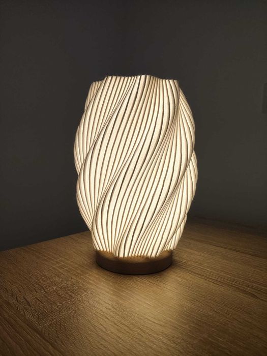 Candeeiro de Mesa 3D | Design Espiral Twisted
