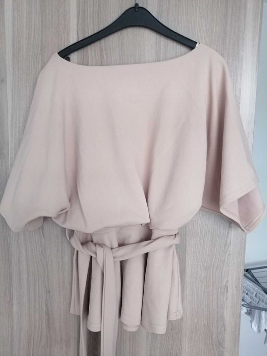 Sprzedam ubrania widoczne na zdjęciach