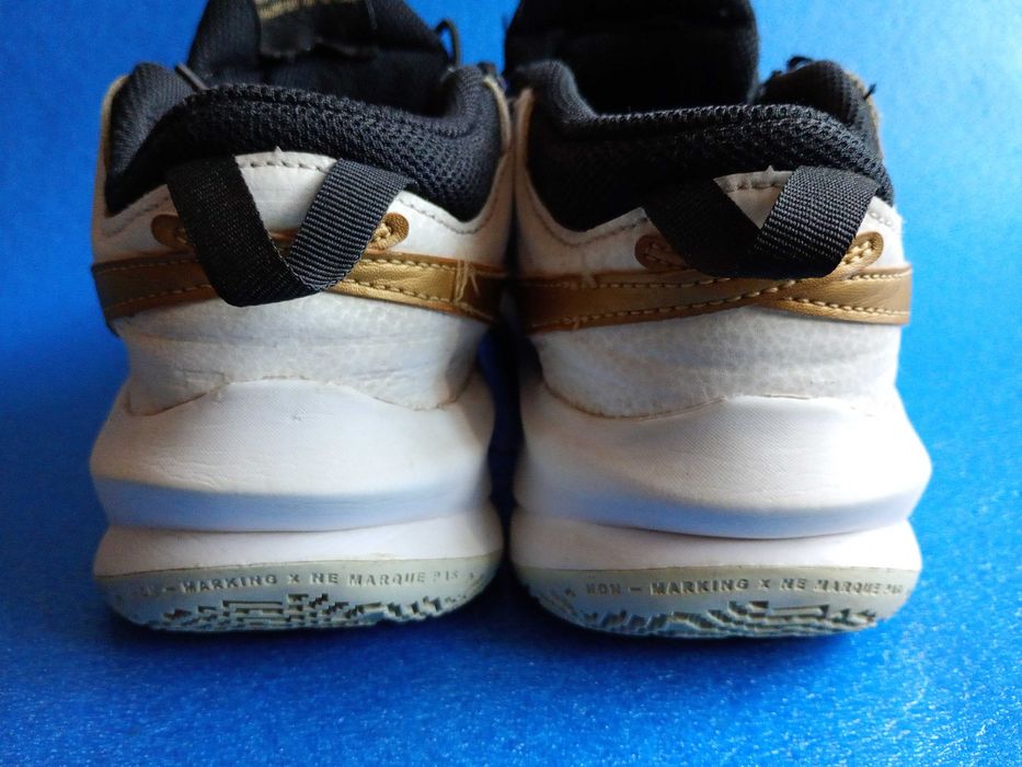 Buty chłopięce Nike Hustle 39