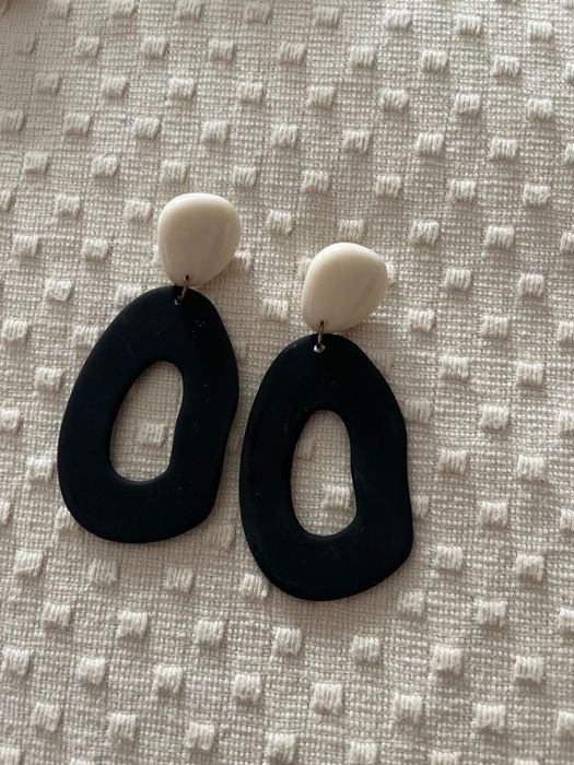 Várias peças em prata ou aço da melhor qualidade, como novas