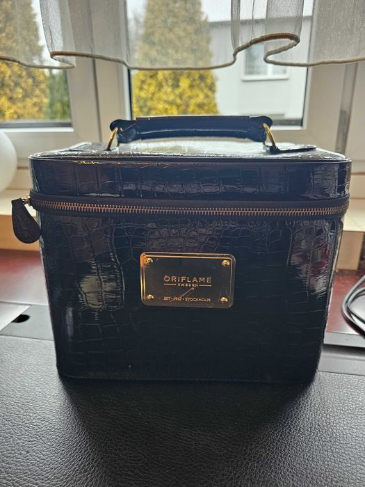 Oriflame kuferek na kosmetyki duży
