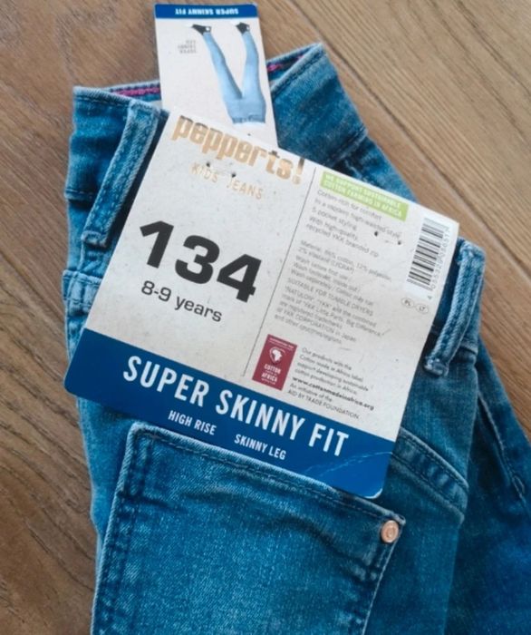 Dżinsy dla dziewczynki 134