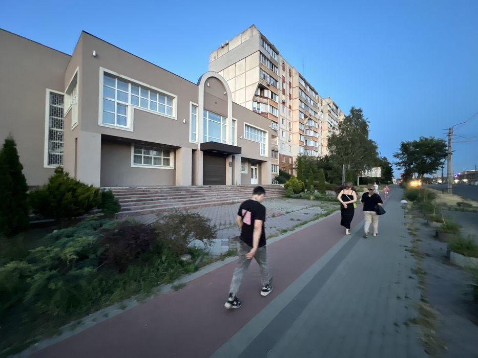 Оренда будівлі під супермаркет,виробництво та інше