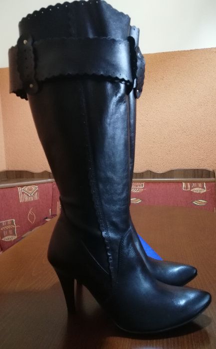 Czarne, skórzane, wysokie szpilki, rozmiar 38.