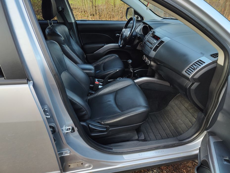 Mitsubishi Outlander XL 2.0D 4×4 7 місць 2007 рік для ЗСУ та