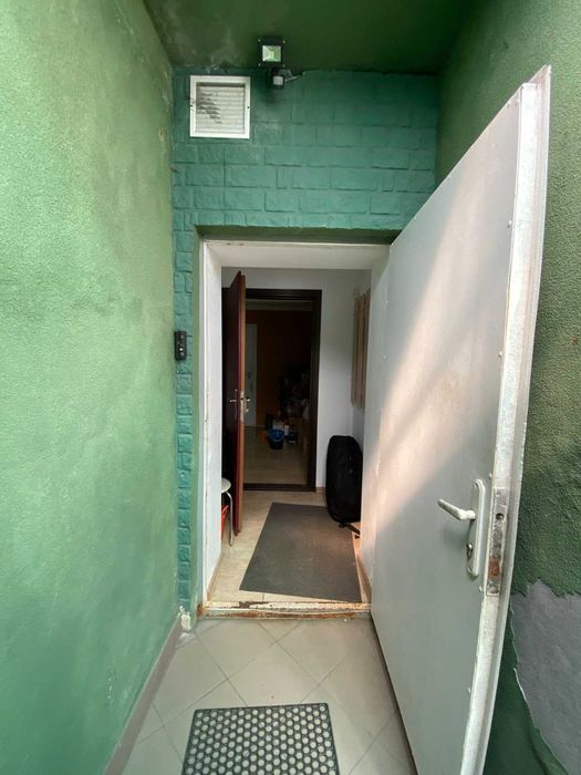 Салон, магазин, офіс 55 кв.м, біля метро, Коломиївський провулок 17/31