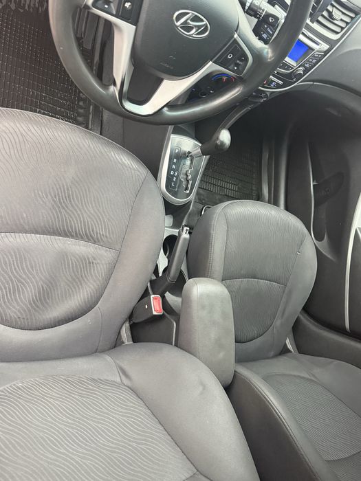 Hyundai Accent Автомат
