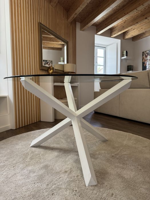Mesa de sala redonda + 4 cadeiras + carpete