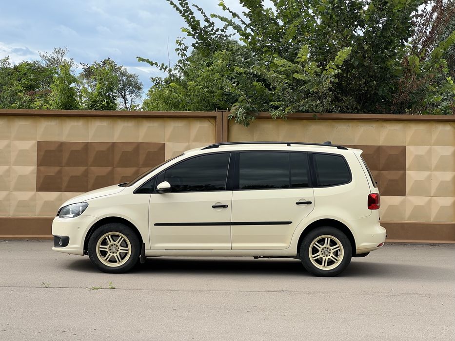 VW TOURAN 2012 1.4 газ метан/бензин