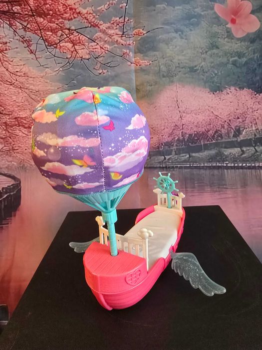 Magiczna łódka Chelsea z serii Barbie Dreamtopia od Mattel.