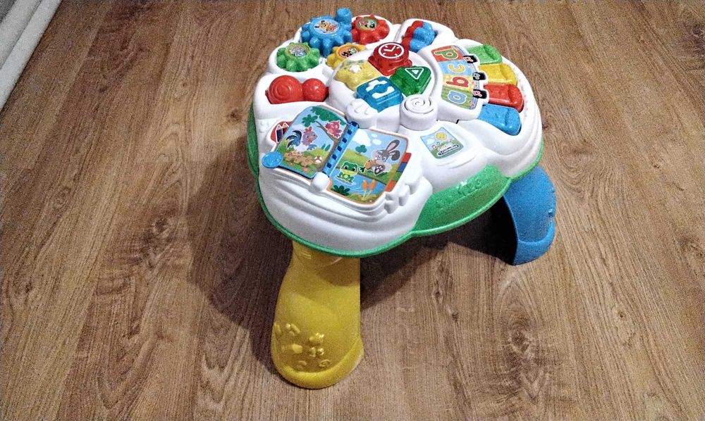 Clementoni stolik edukacyjny