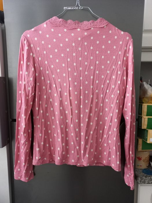 Conjunto novo de casaco e blusa rosa com renda e bolas brancas