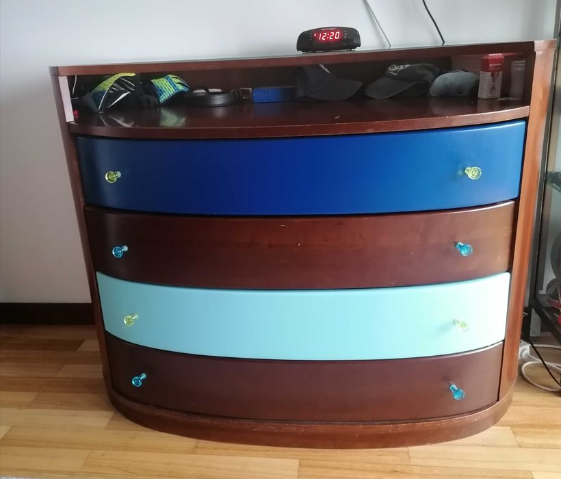Quarto de Criança Completo com duas camas + Comoda.