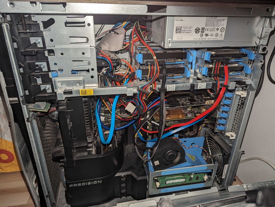 Komputer stacjonarny Dell T7500 homelab 108GB RAM 2x Xeon x5660 5xHDD